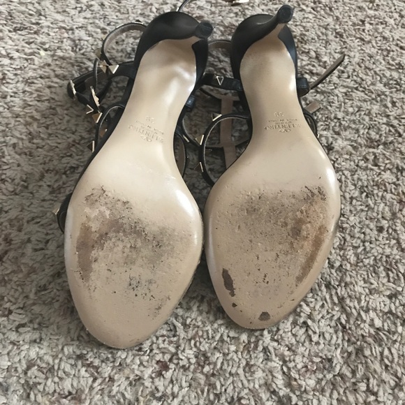 Valentino Garavani Rockstud Leather Sandals - Picture 8 of 8